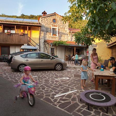Hostel Xaxid Črni Kal Екстериор снимка