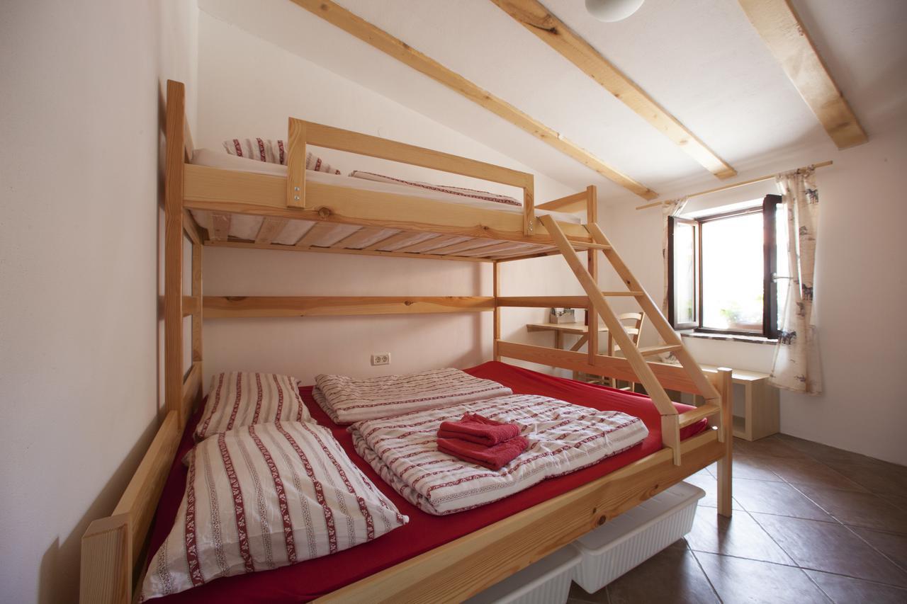 Hostel Xaxid Črni Kal Екстериор снимка
