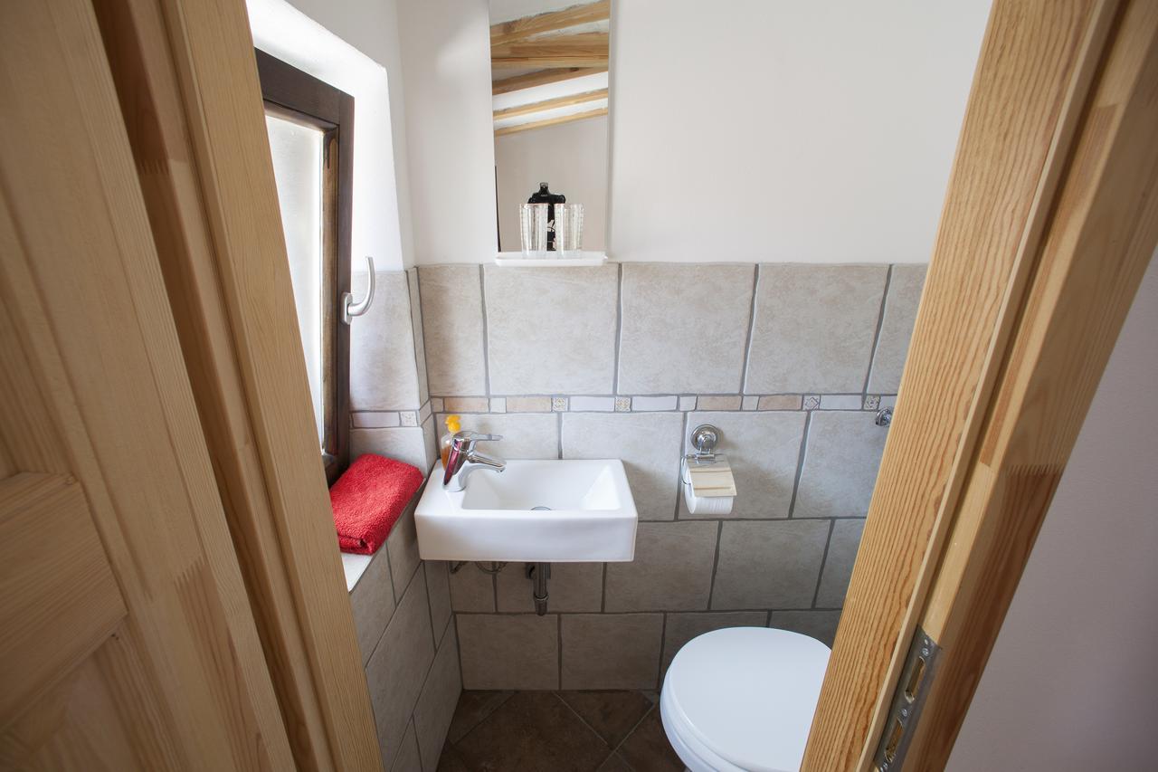Hostel Xaxid Črni Kal Стая снимка