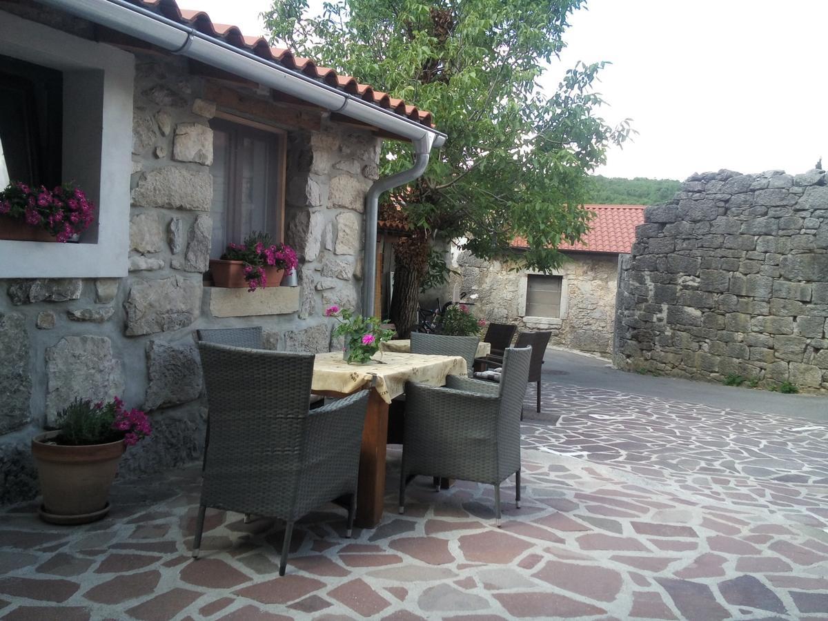 Hostel Xaxid Črni Kal Екстериор снимка